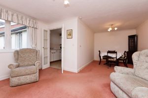 LIVING ROOM- click for photo gallery